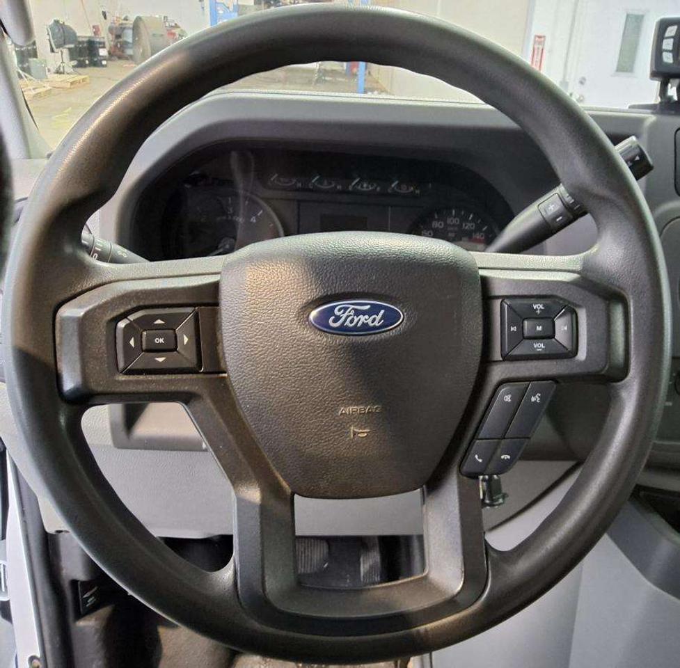 2022 Ford E-Series BASE Photo