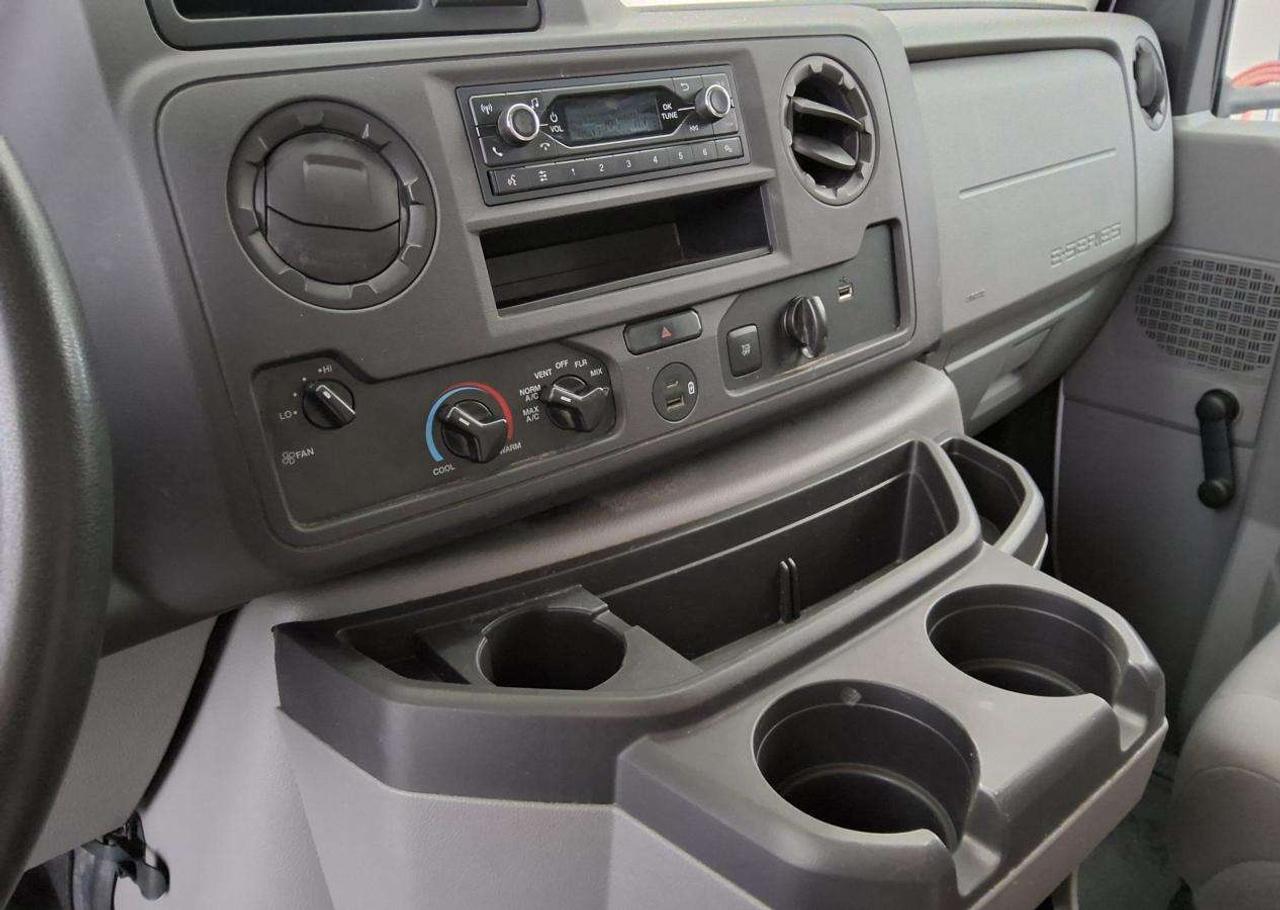 2022 Ford E-Series BASE Photo