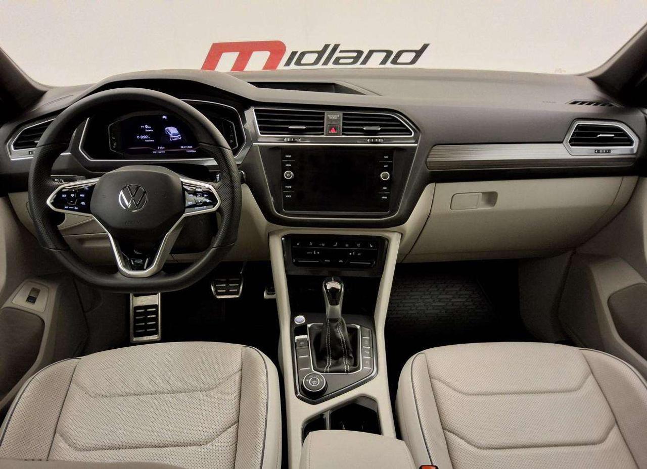 2022 Volkswagen Tiguan Highline R-line Photo