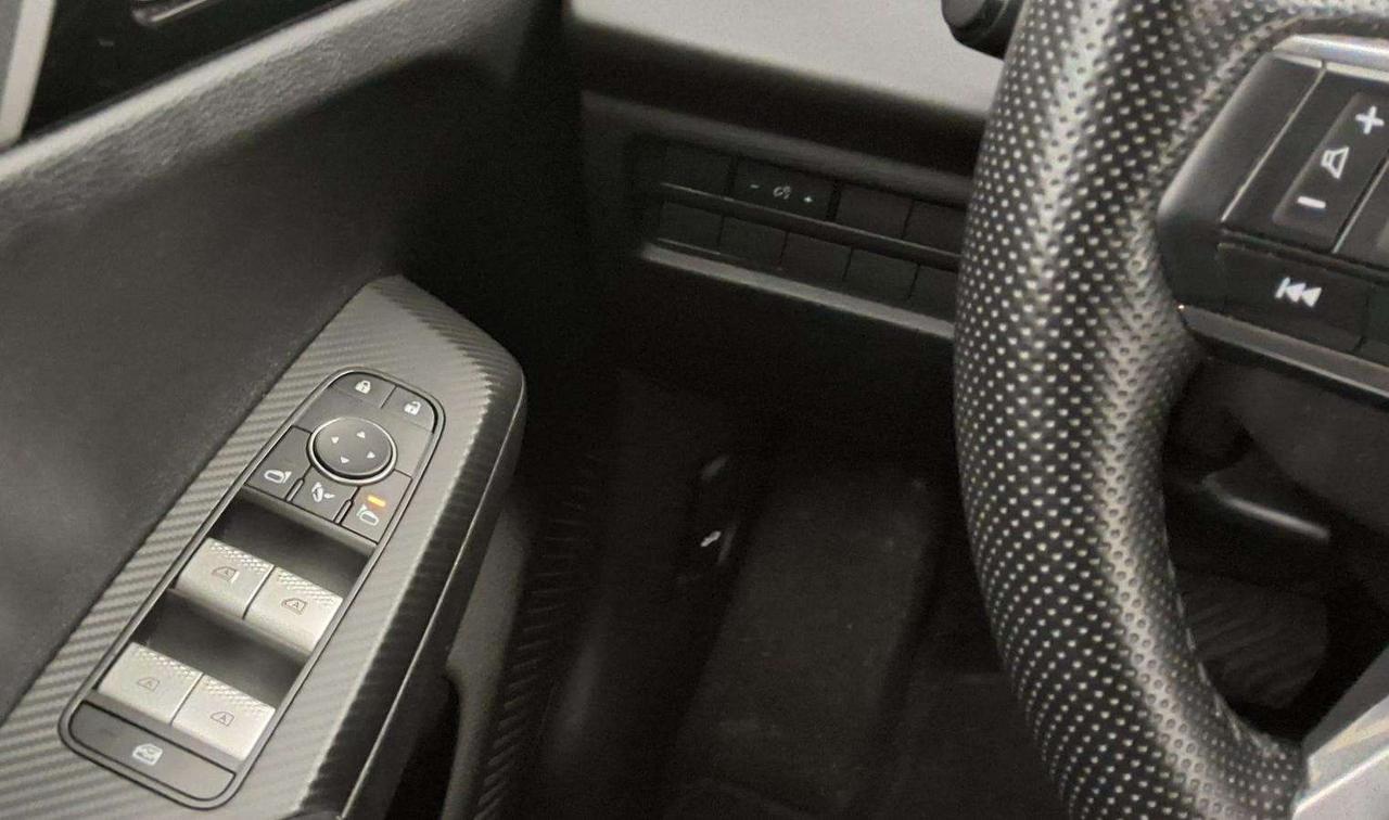 2024 Mitsubishi Outlander SE Photo