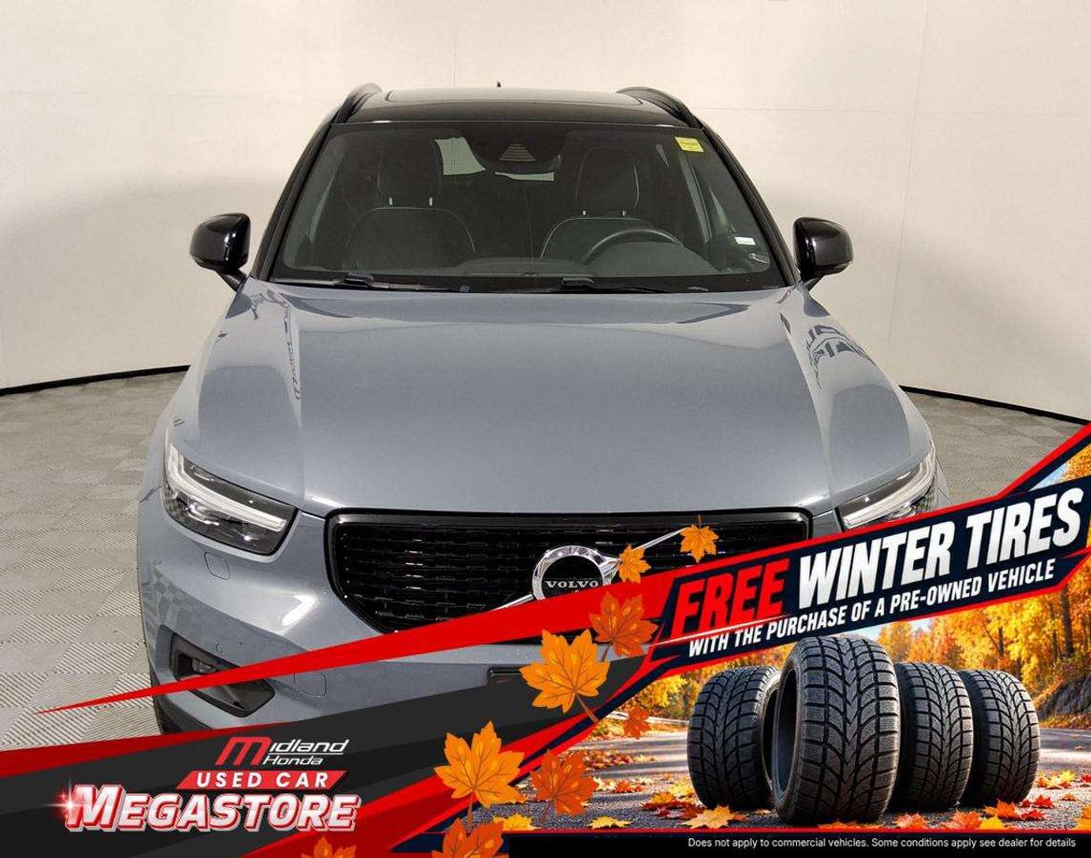 2022 Volvo XC40 R-Design Photo2
