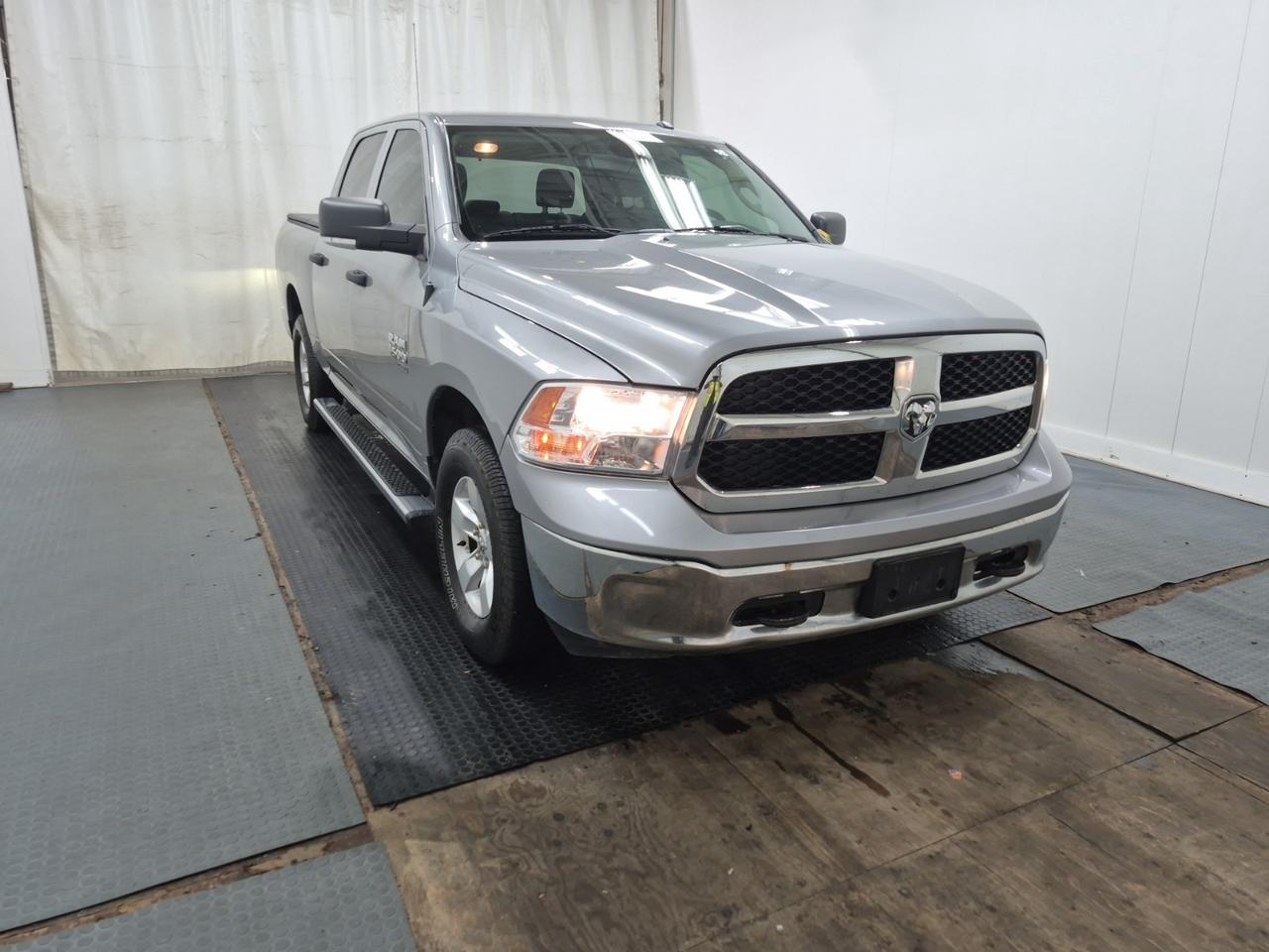 Used 2022 RAM 1500 Classic SLT 4x4 Crew Cab 5.6 ft. box 140 in. WB for sale in Pembroke, ON