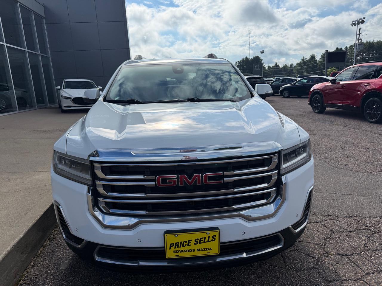 2022 GMC Acadia SLE All-wheel Drive Photo4