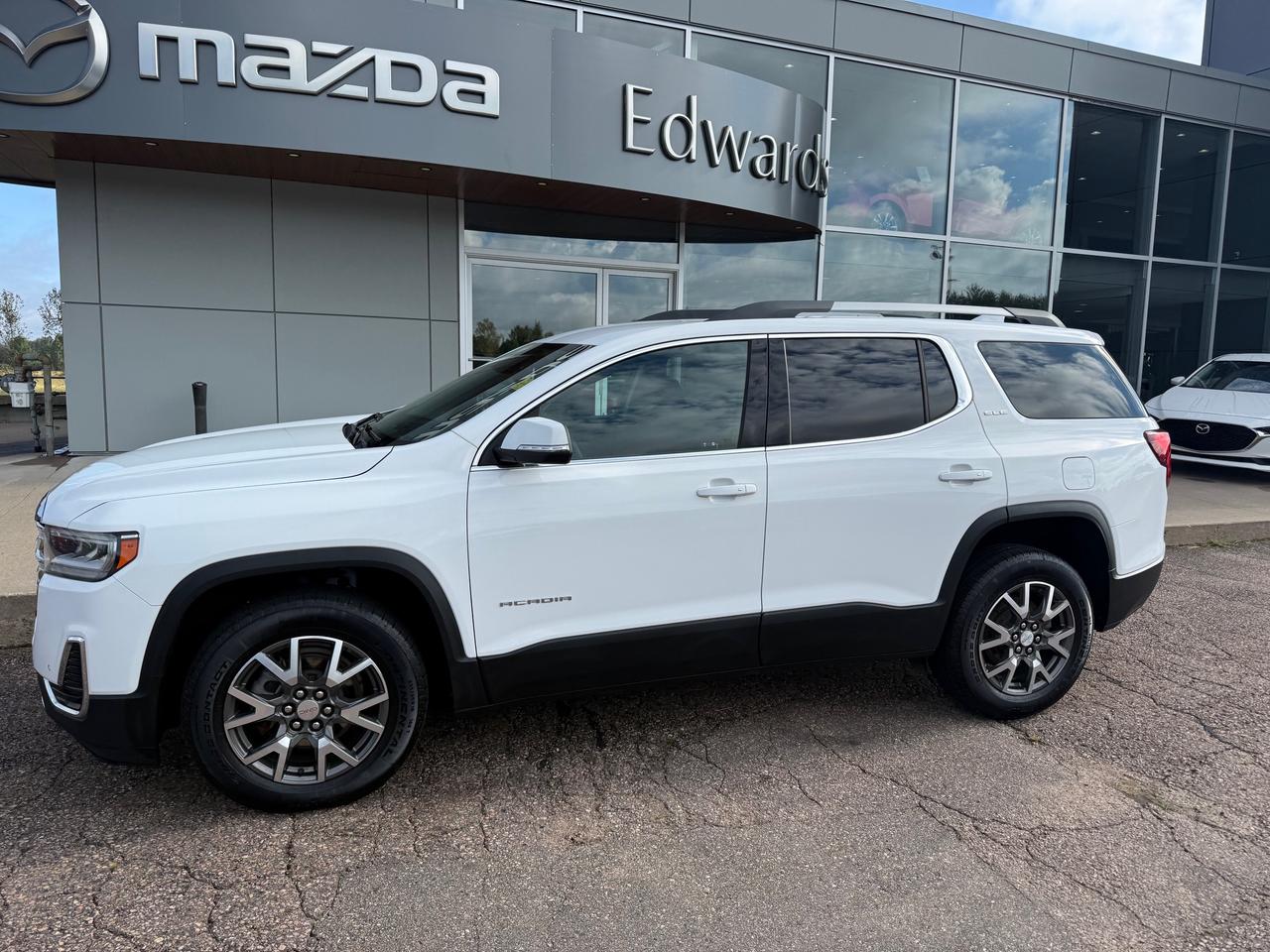 2022 GMC Acadia SLE All-wheel Drive Photo1