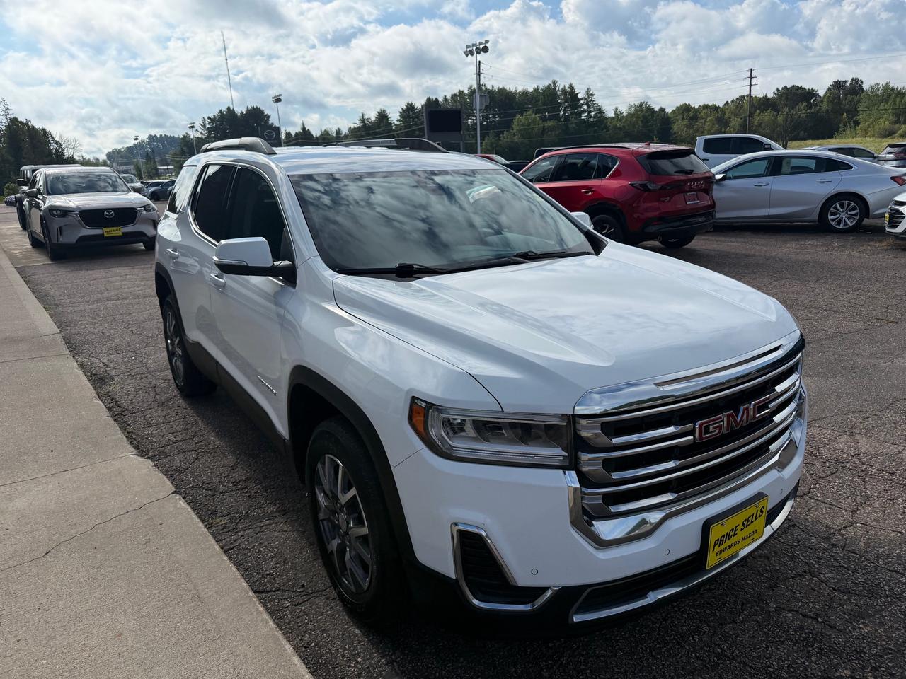 2022 GMC Acadia SLE All-wheel Drive Photo