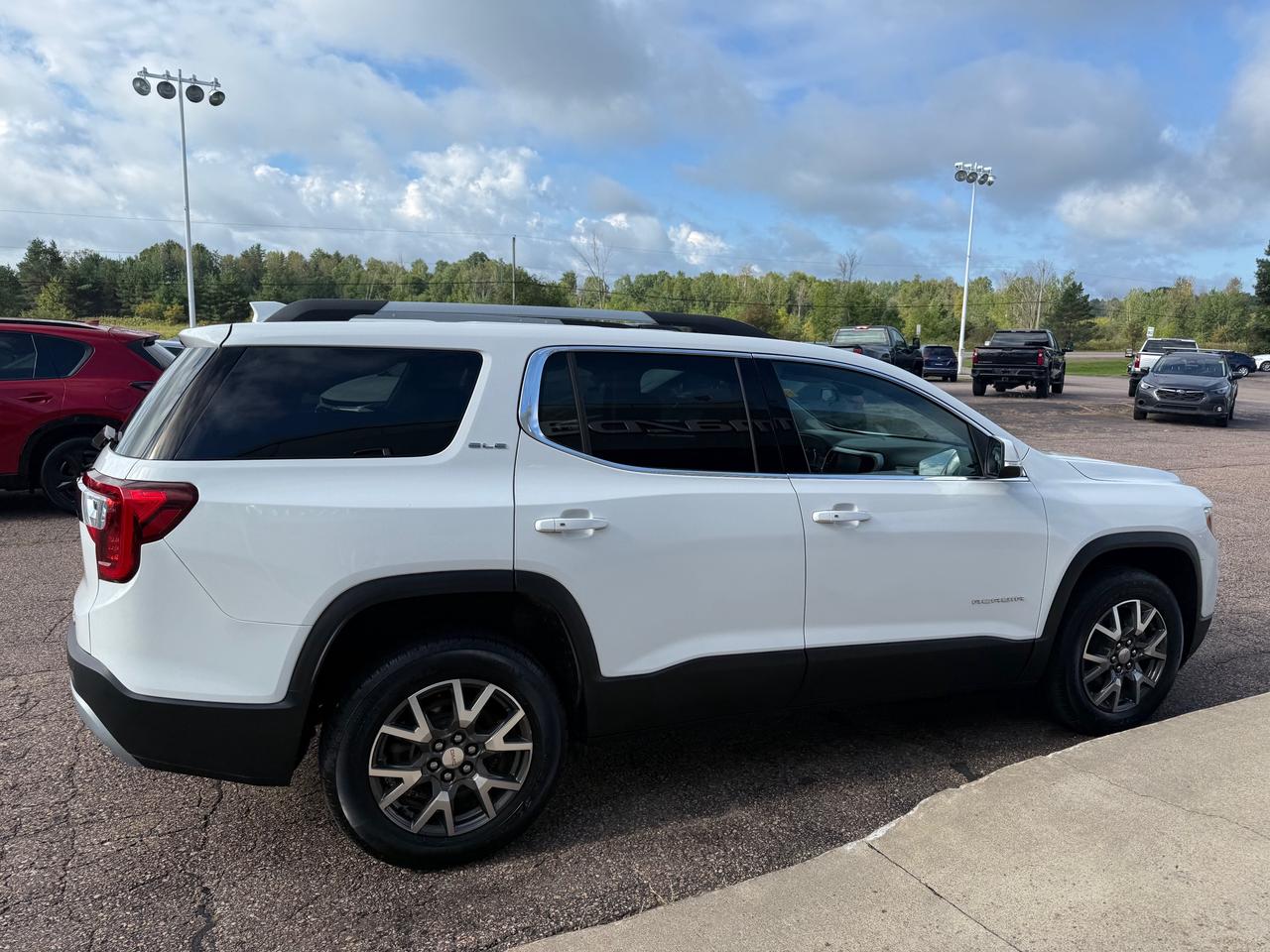 2022 GMC Acadia SLE All-wheel Drive Photo