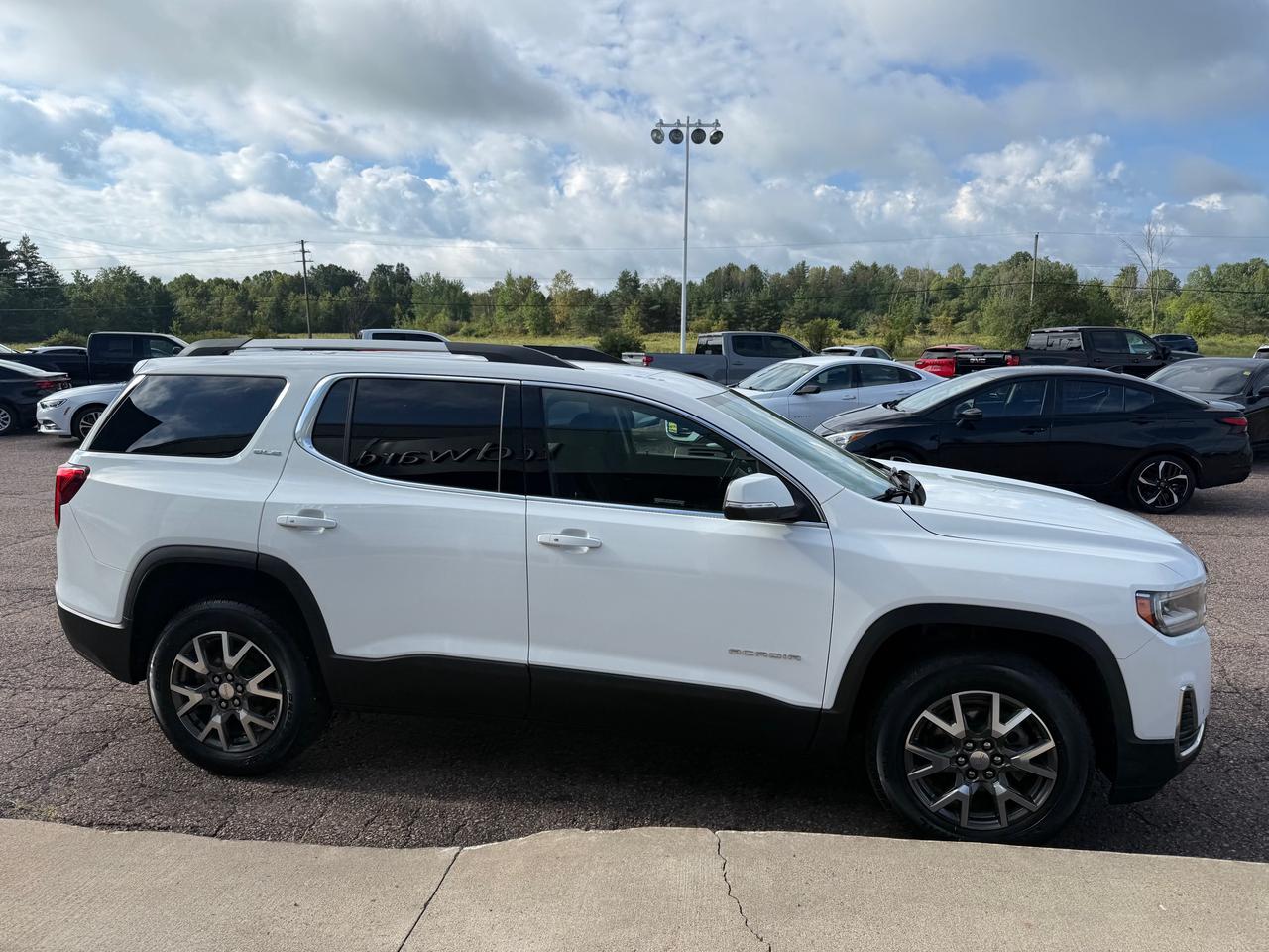 2022 GMC Acadia SLE All-wheel Drive Photo