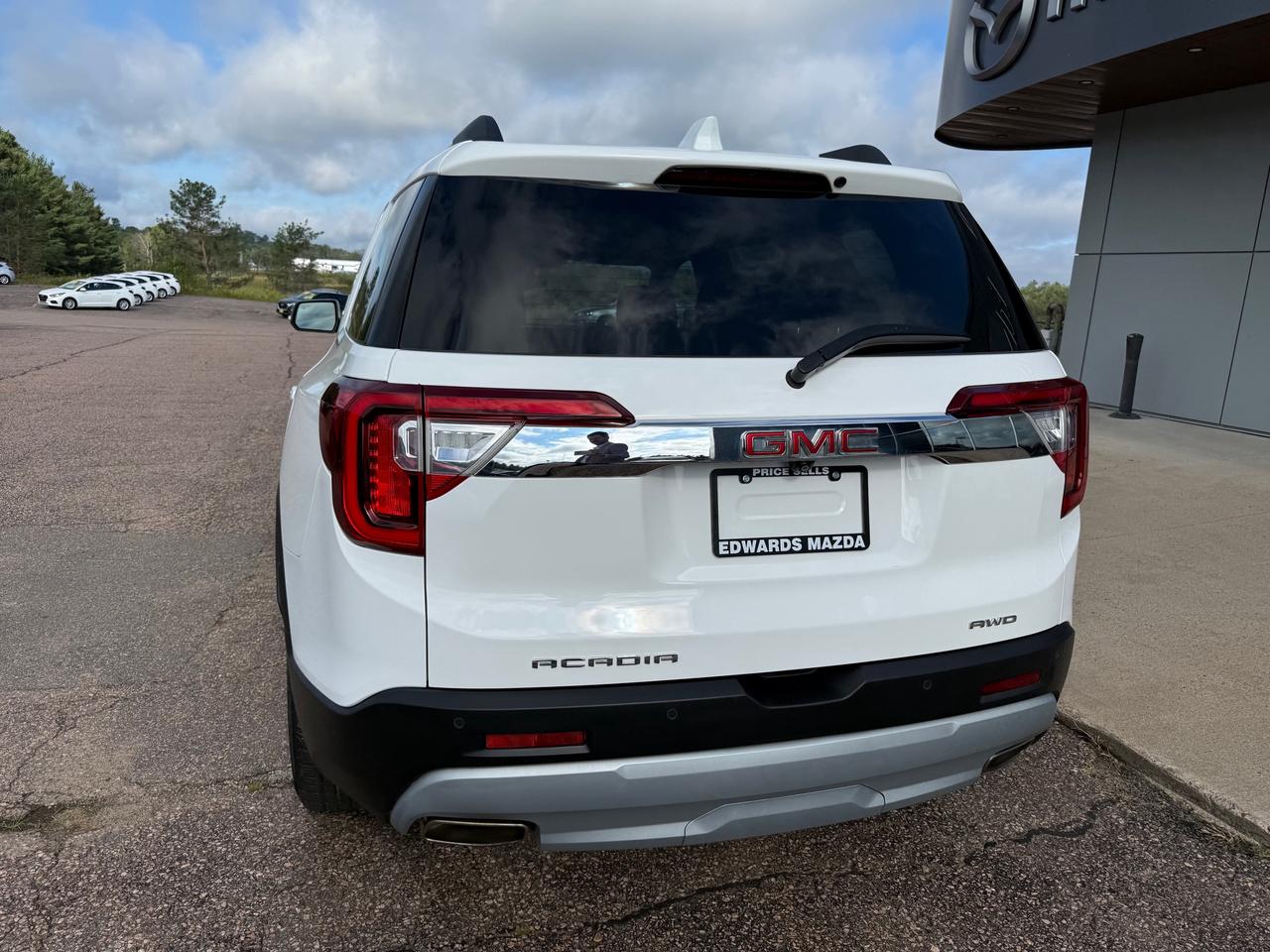 2022 GMC Acadia SLE All-wheel Drive Photo