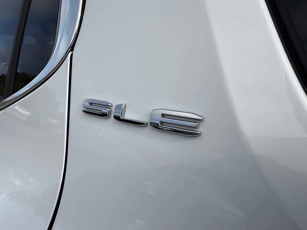 2022 GMC Acadia SLE All-wheel Drive Photo