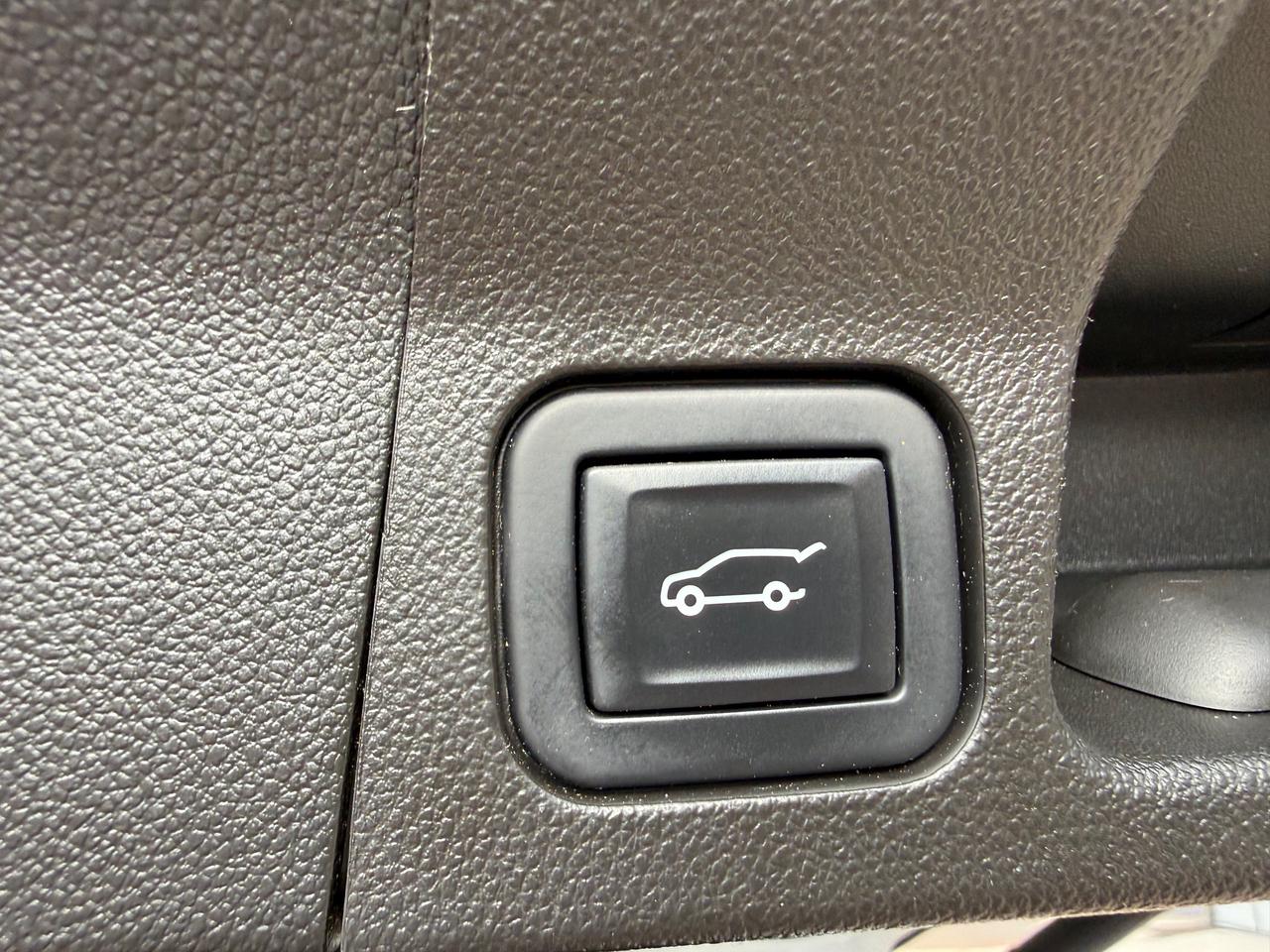 2022 GMC Acadia SLE All-wheel Drive Photo