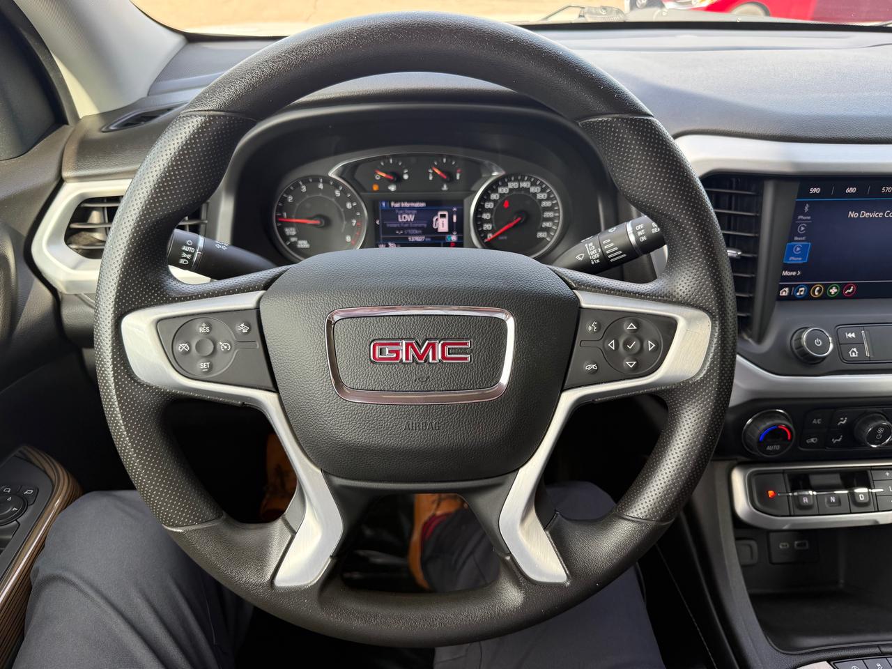 2022 GMC Acadia SLE All-wheel Drive Photo