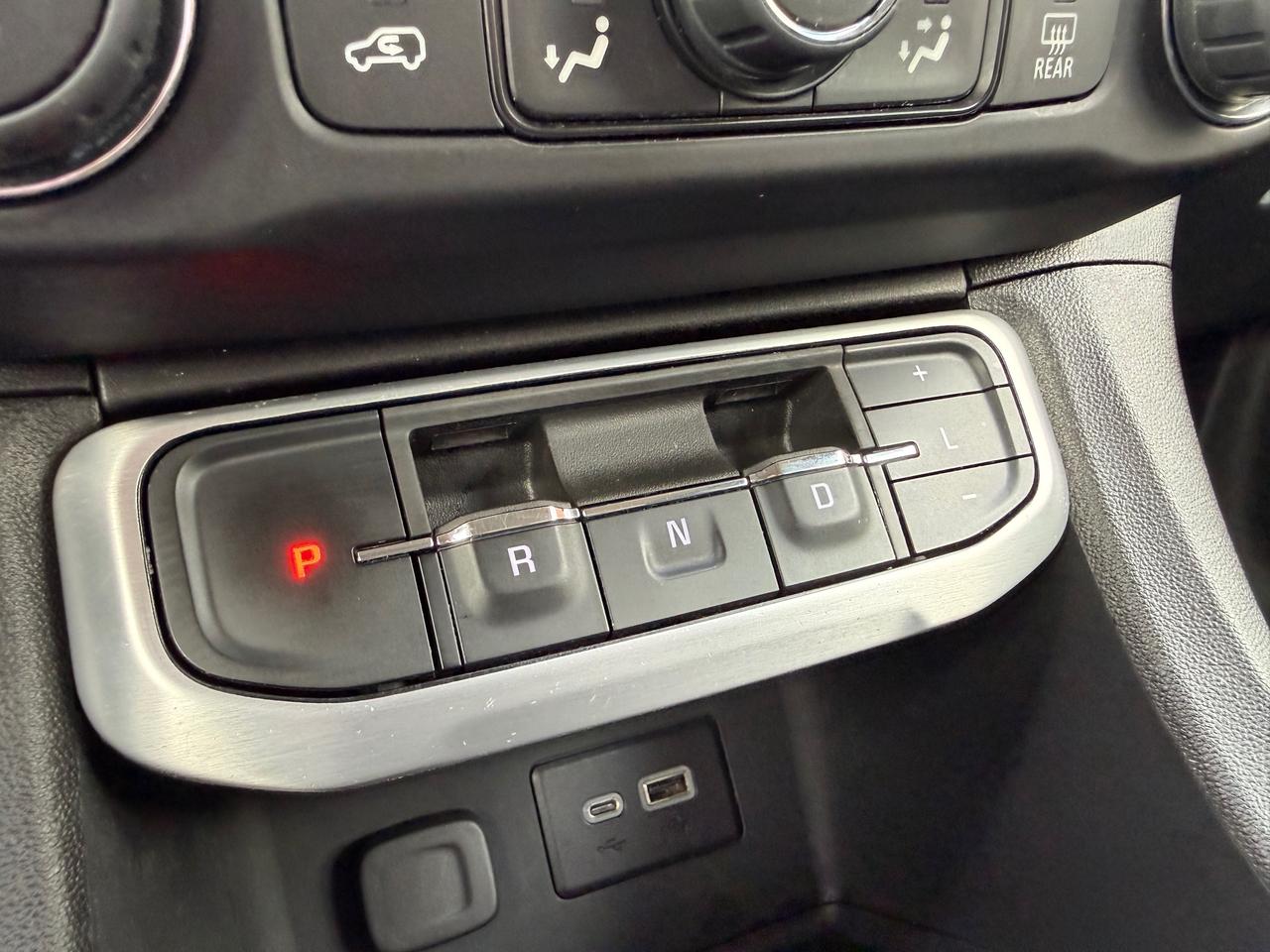 2022 GMC Acadia SLE All-wheel Drive Photo