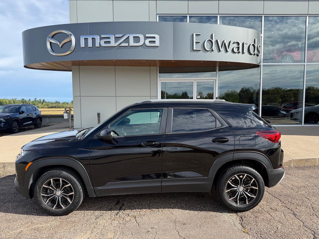 2021 Chevrolet TrailBlazer LT All-Wheel Drive Photo0