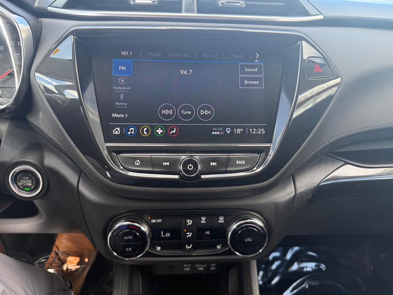 2021 Chevrolet TrailBlazer LT All-Wheel Drive Photo