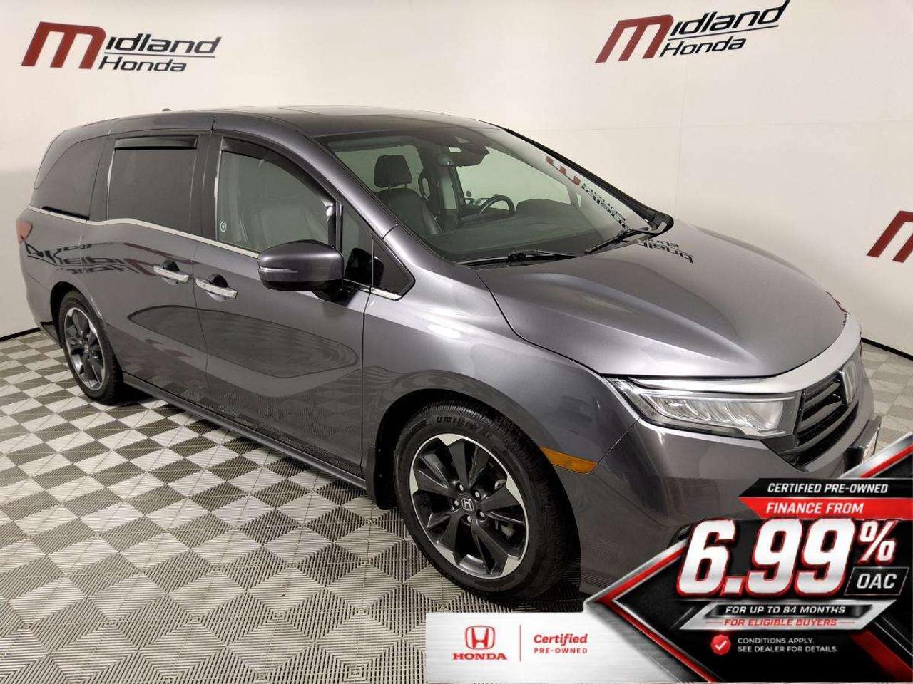 2022 Honda Odyssey Touring Photo0