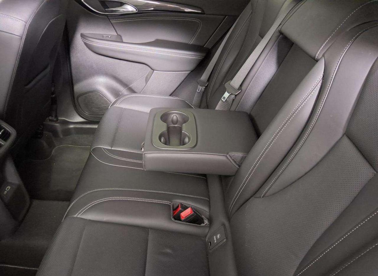 2023 Buick Envision Essence Photo