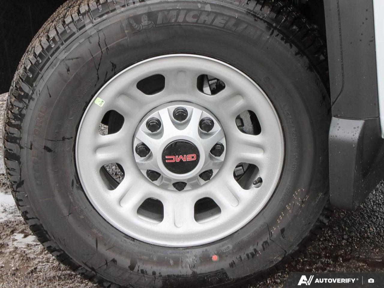 2026 GMC Sierra 3500HD 4WD Crew Cab Standard Box Pro Photo