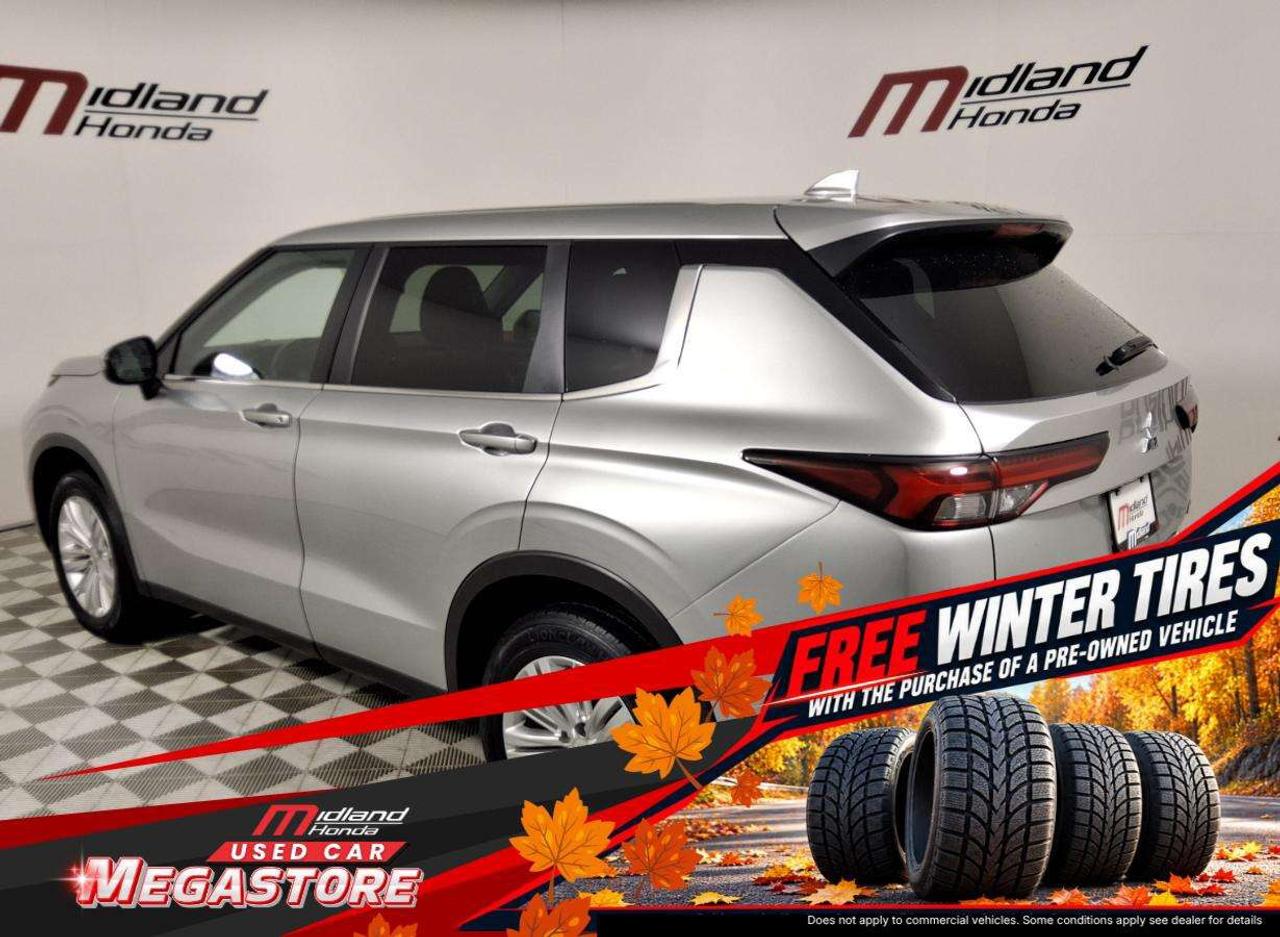 2024 Mitsubishi Outlander ES Photo