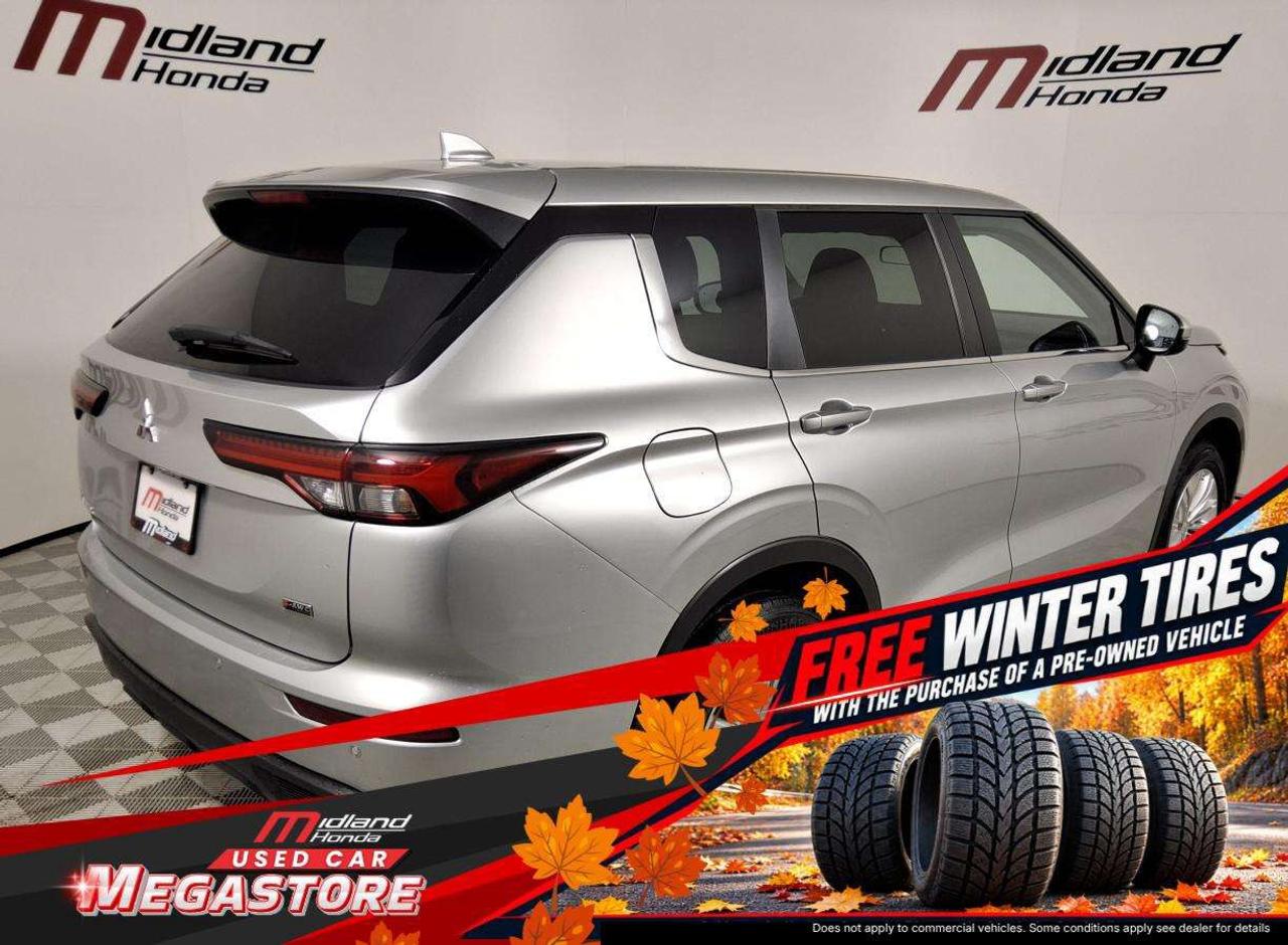 2024 Mitsubishi Outlander ES Photo