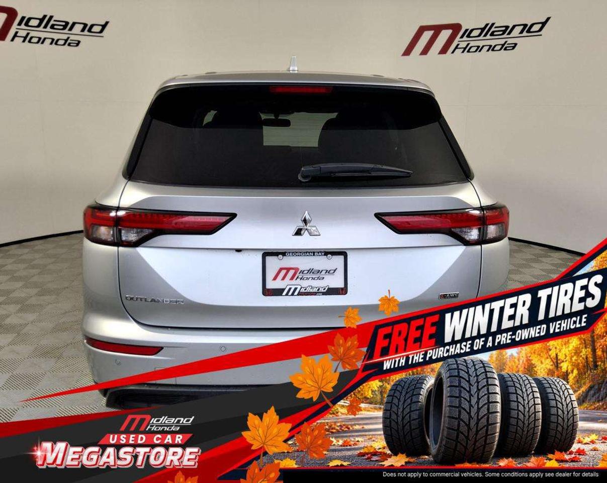 2024 Mitsubishi Outlander ES Photo