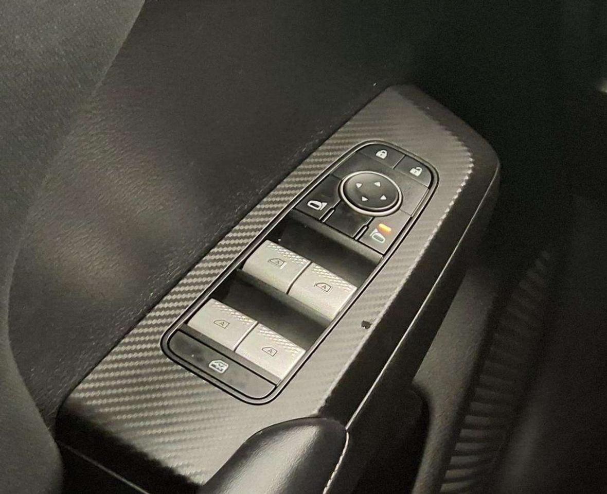 2024 Mitsubishi Outlander ES Photo