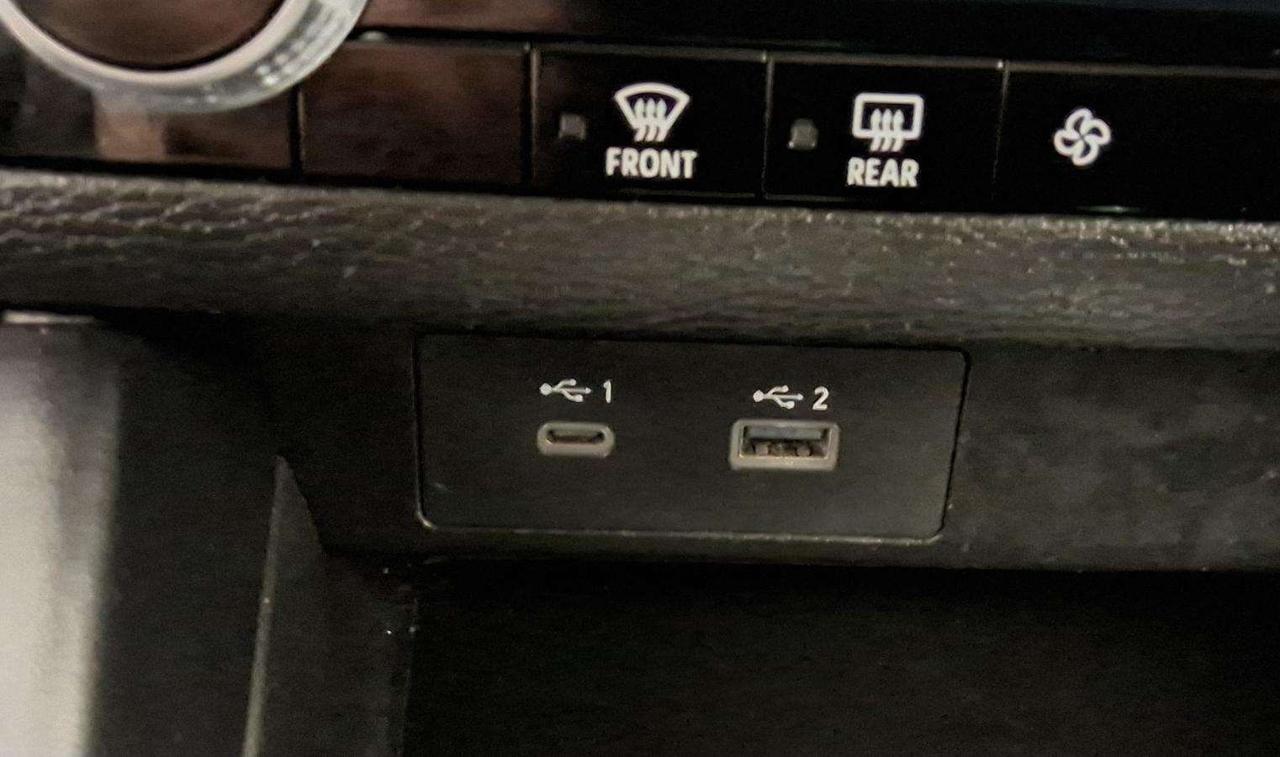2024 Mitsubishi Outlander ES Photo