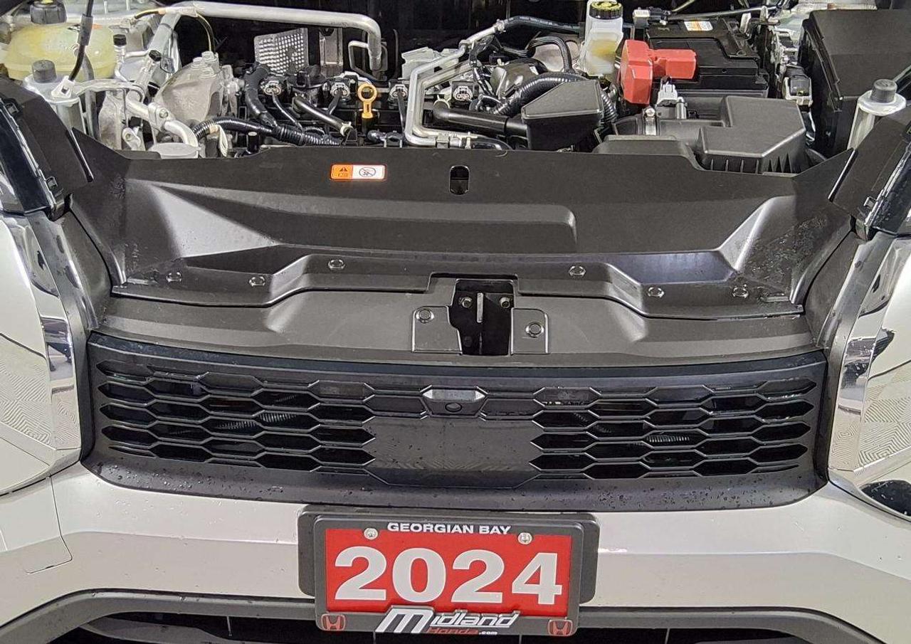 2024 Mitsubishi Outlander ES Photo