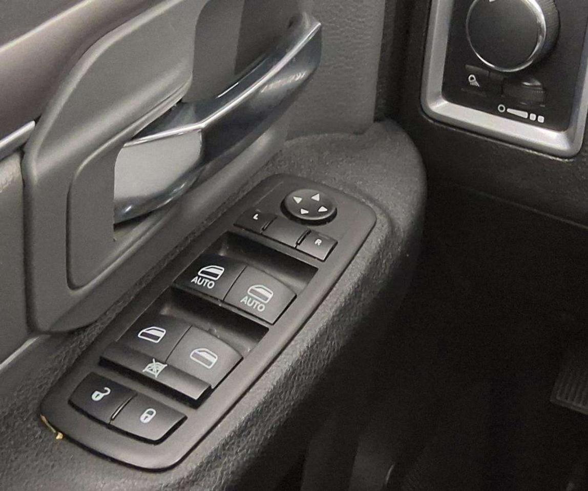 2023 RAM 1500 SLT Photo