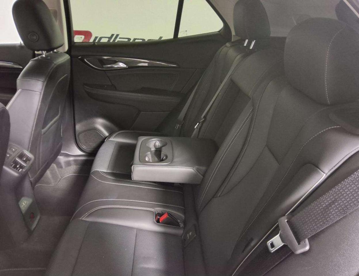 2023 Buick Envision Essence Photo
