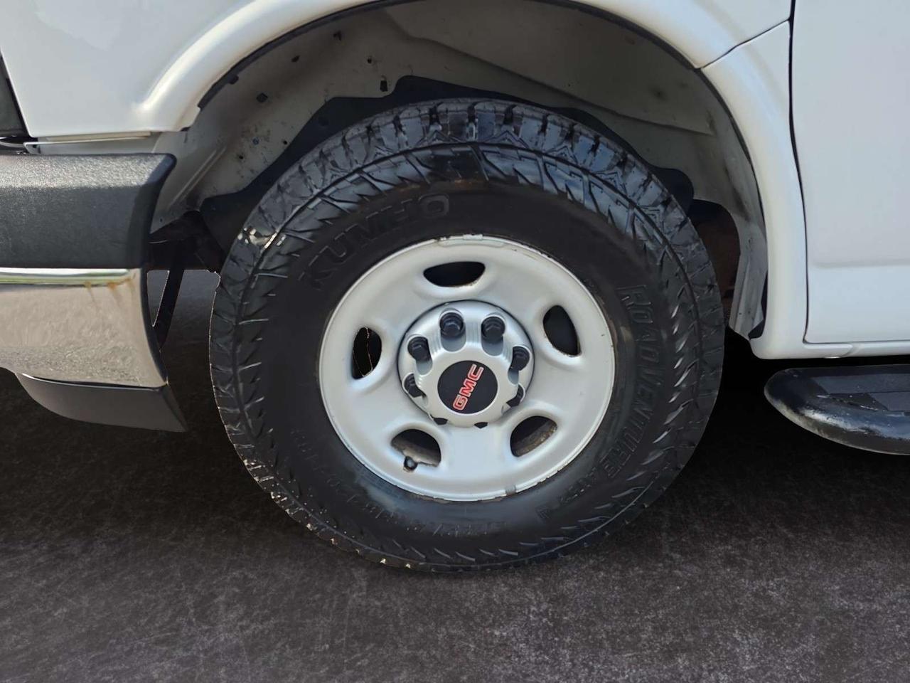 2018 GMC Savana 2500 135 * NO ACCIDENTS / CAMERA / CRUISE CONTROL / LOW KM Photo