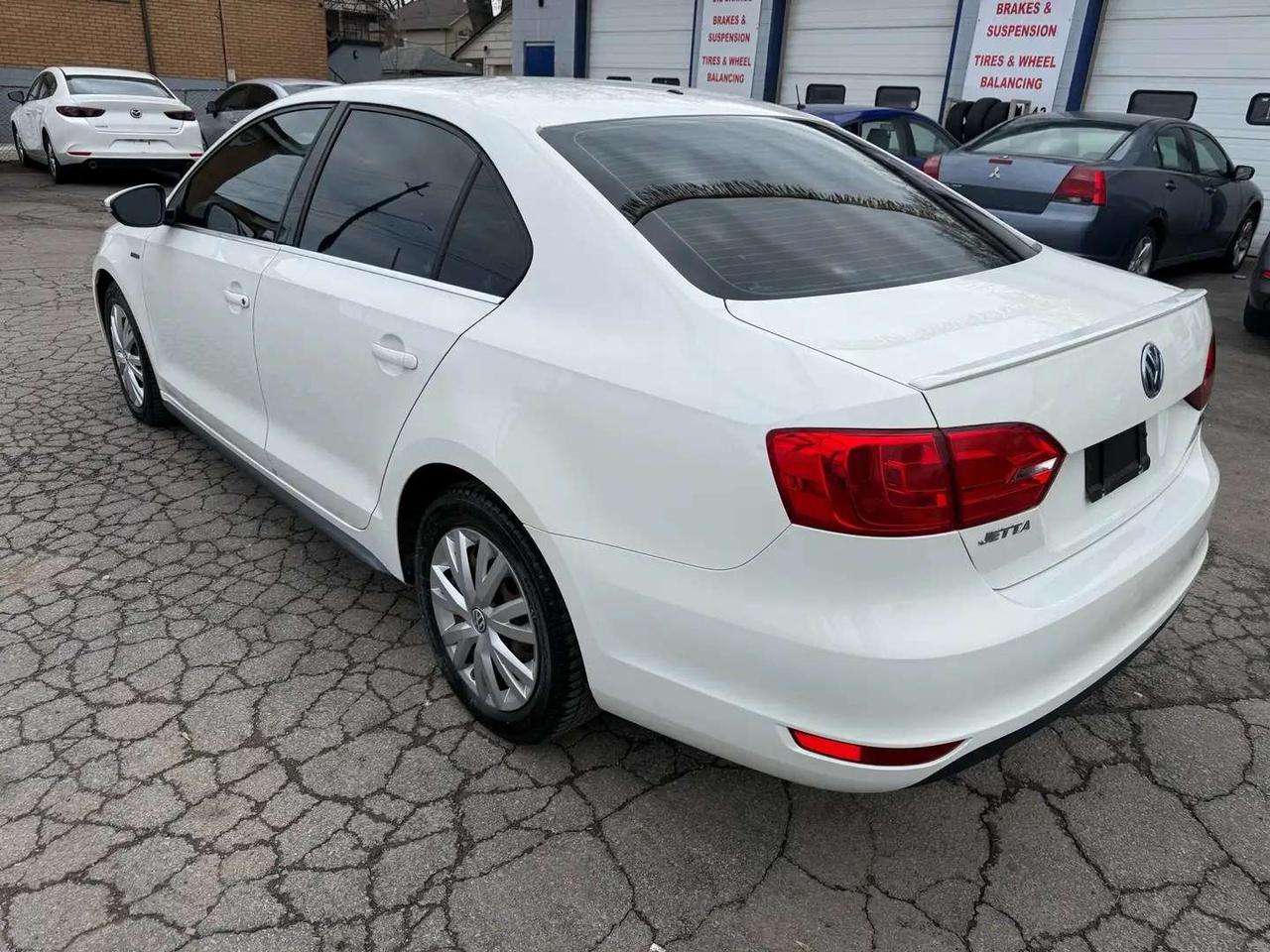 2013 Volkswagen Jetta Hybrid *CERTIFIED* Photo