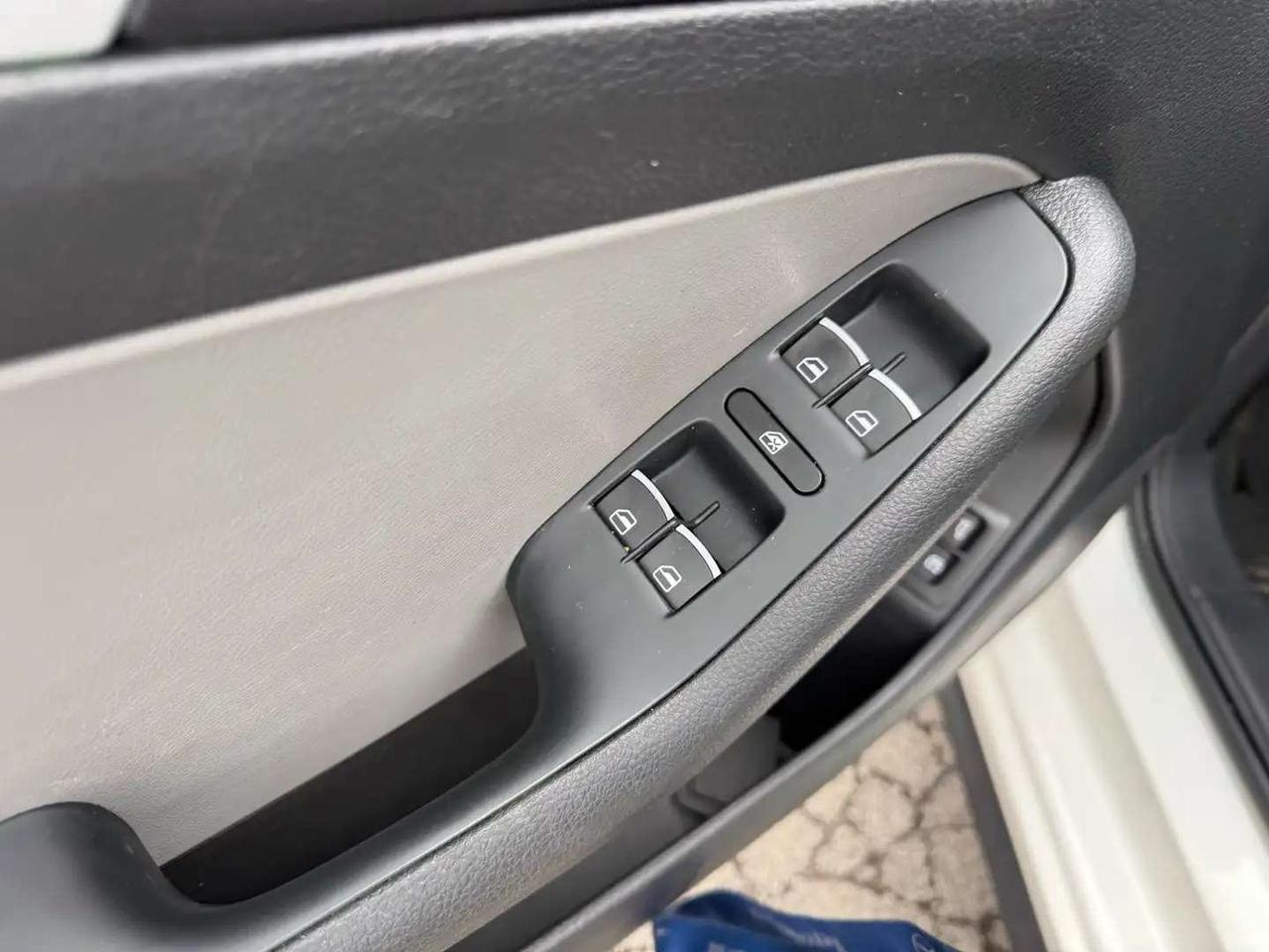 2013 Volkswagen Jetta Hybrid *CERTIFIED* Photo