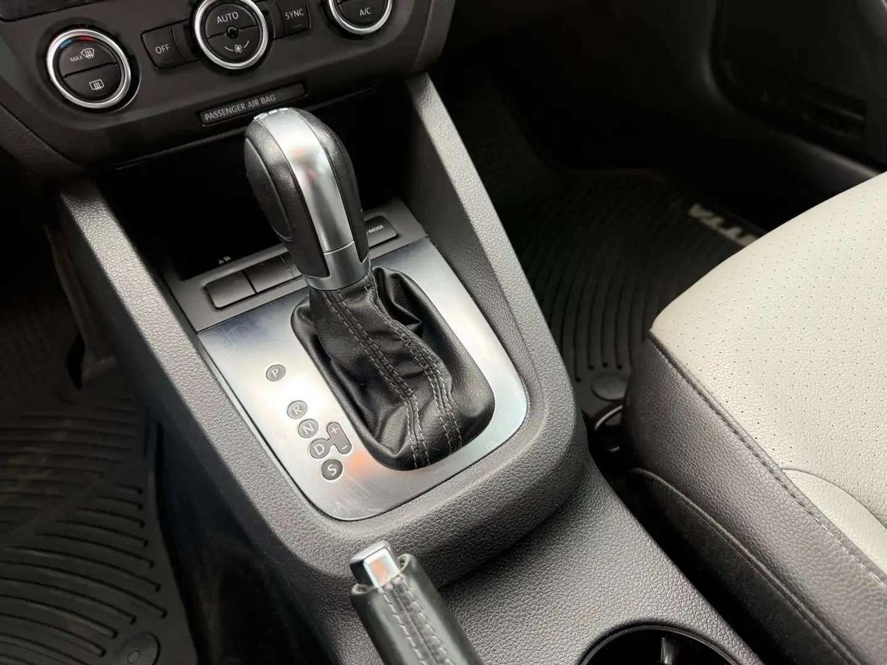 2013 Volkswagen Jetta Hybrid *CERTIFIED* Photo