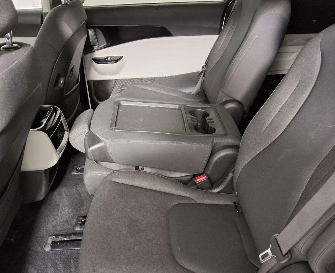 2024 Kia Carnival LX Photo