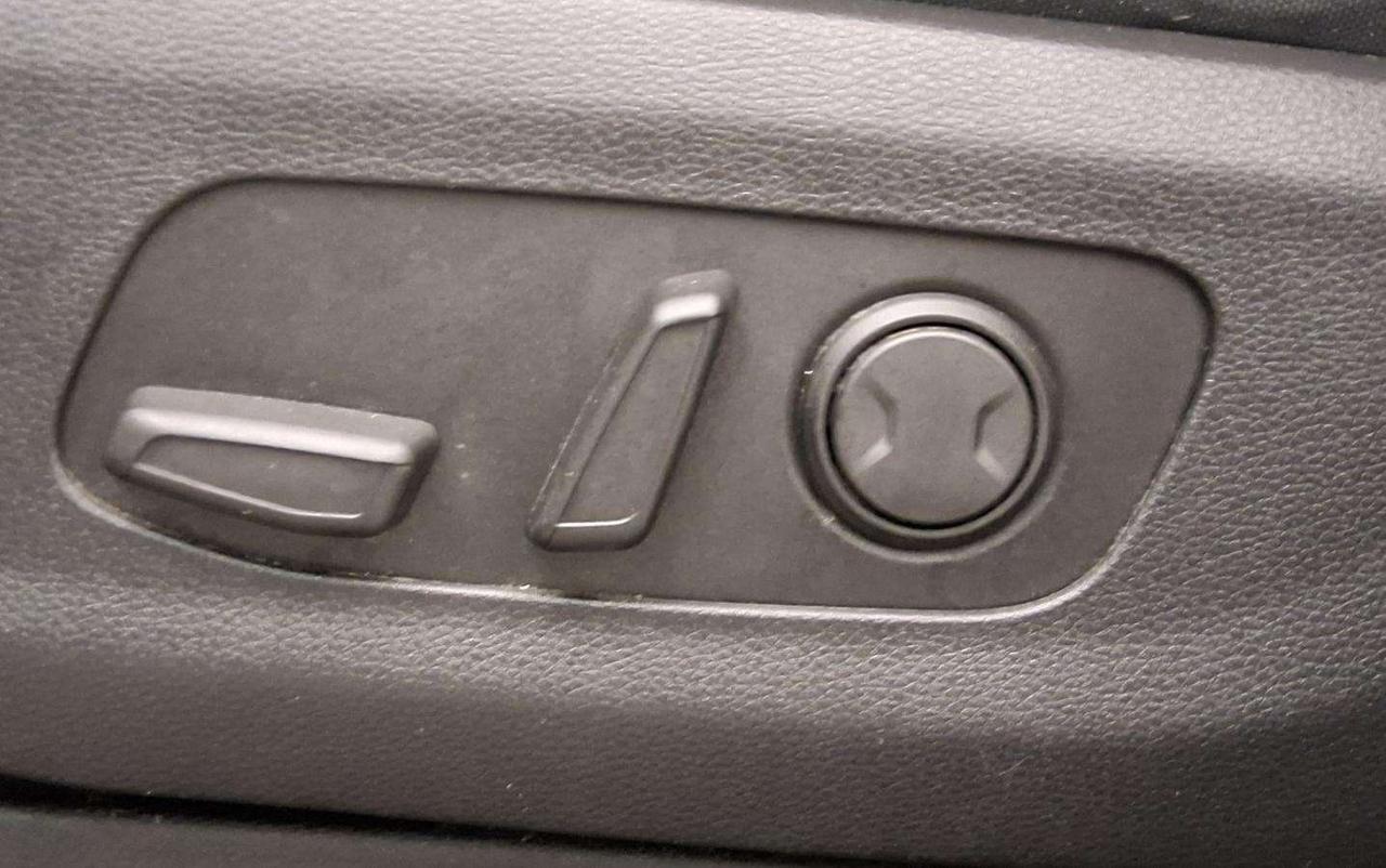 2024 Kia Carnival LX Photo
