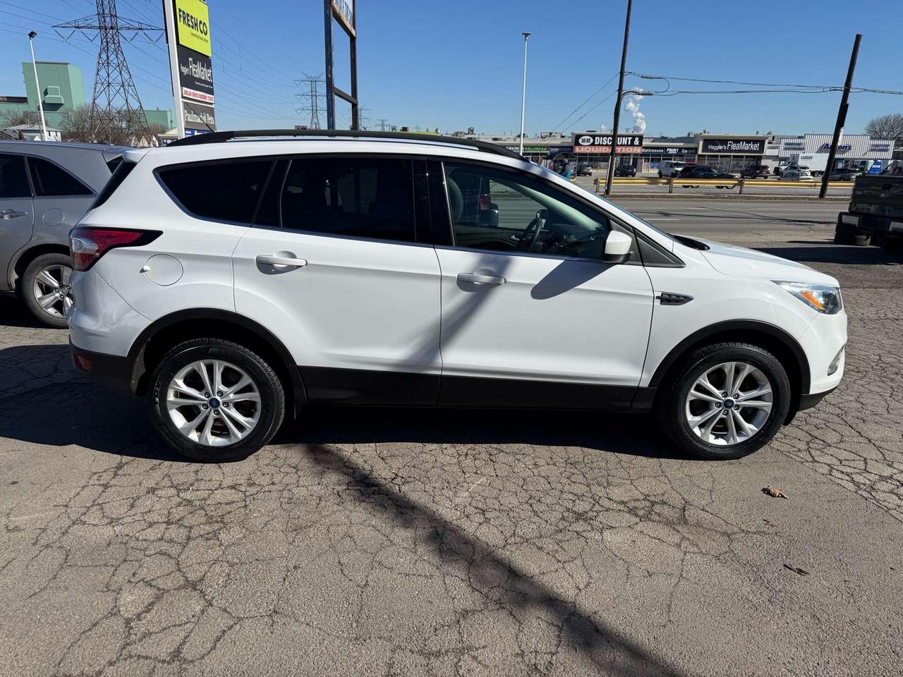2018 Ford Escape SE *CERTIFIED* Photo4