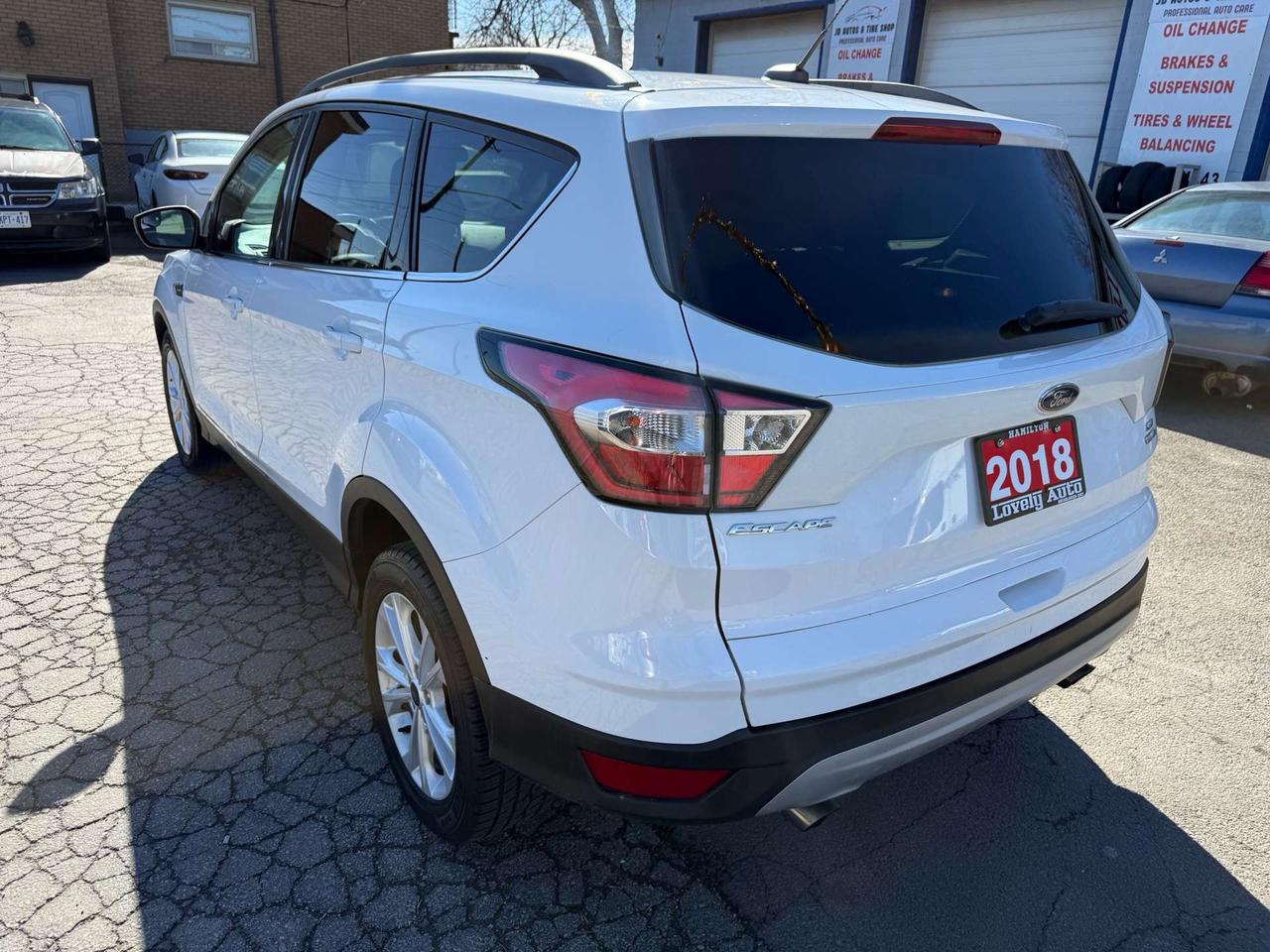 2018 Ford Escape SE *CERTIFIED* Photo