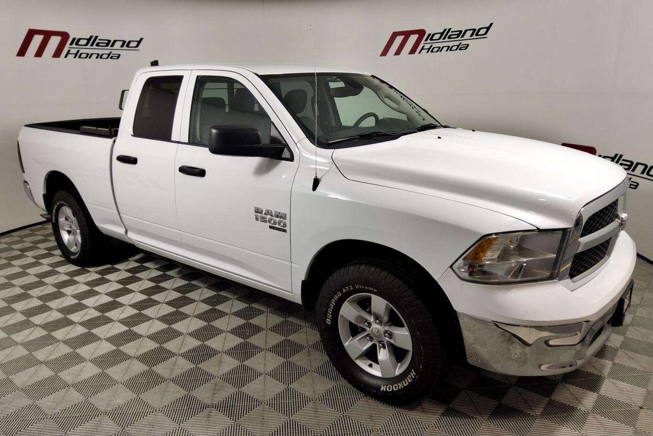 2022 RAM 1500 Tradesman 4x4 Quad Cab 6'4   Work-Ready   Winter-Ready   Sized Right For Truck Duty Photo2