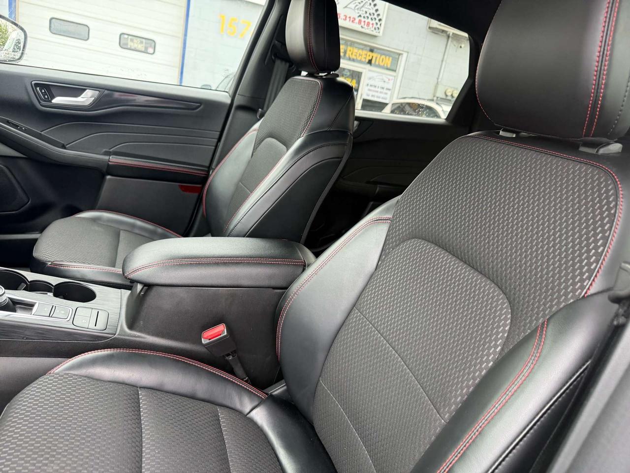 2024 Ford Escape ST Line HYBRID *CERTIFIED* Photo