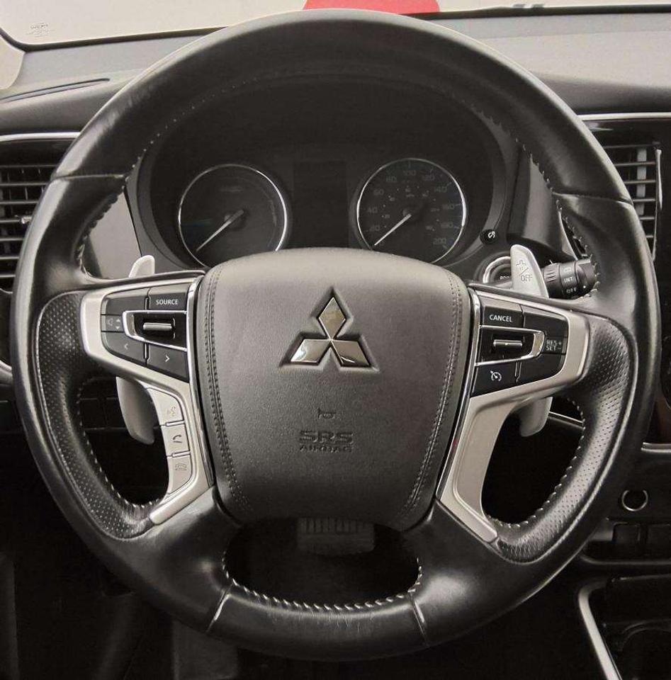 2018 Mitsubishi Outlander SE Photo