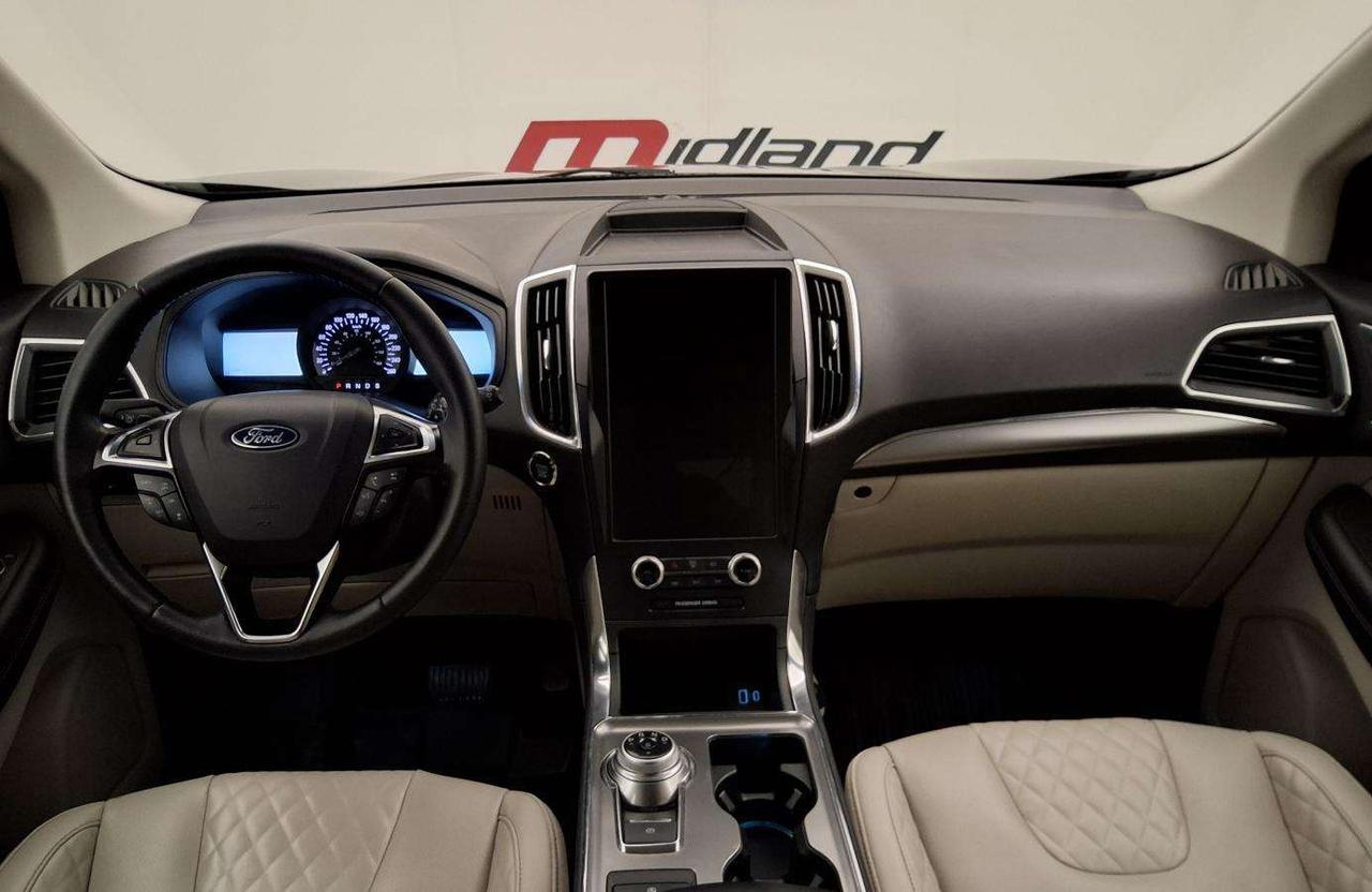 2024 Ford Edge Titanium Photo