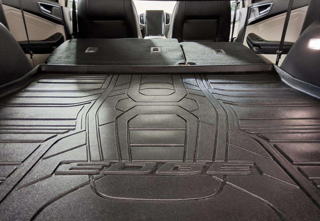 2024 Ford Edge Titanium Photo