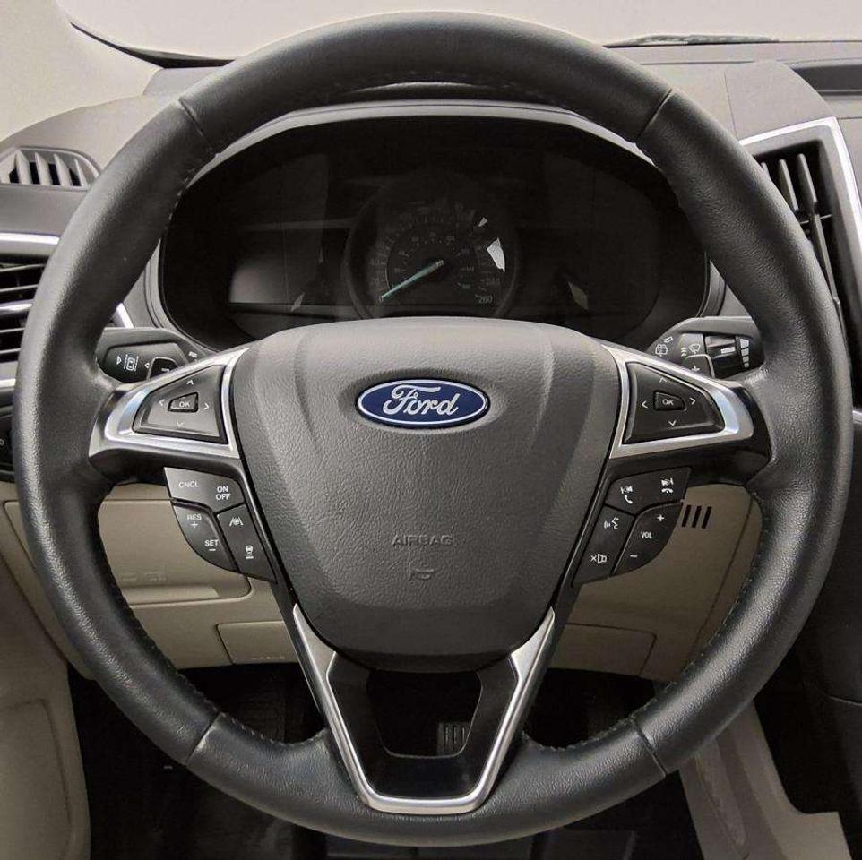 2024 Ford Edge Titanium Photo