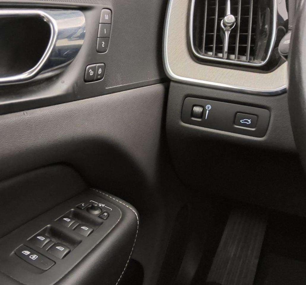 2020 Volvo XC60 Inscription Photo