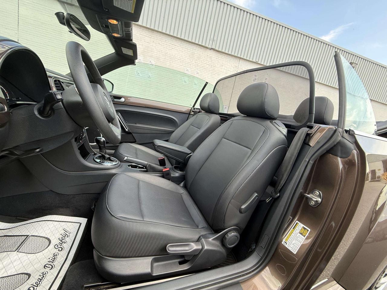 2015 Volkswagen Beetle TRENDLINE   CONVERTIBLE   NO ACCIDENT Photo