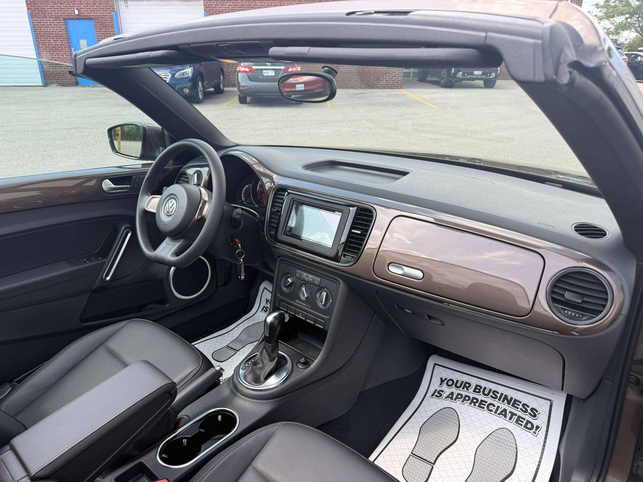 2015 Volkswagen Beetle TRENDLINE   CONVERTIBLE   NO ACCIDENT Photo