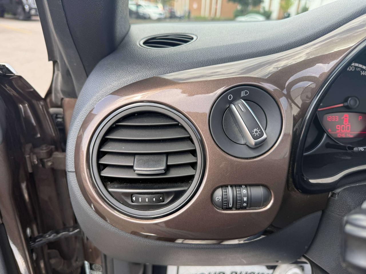 2015 Volkswagen Beetle TRENDLINE   CONVERTIBLE   NO ACCIDENT Photo
