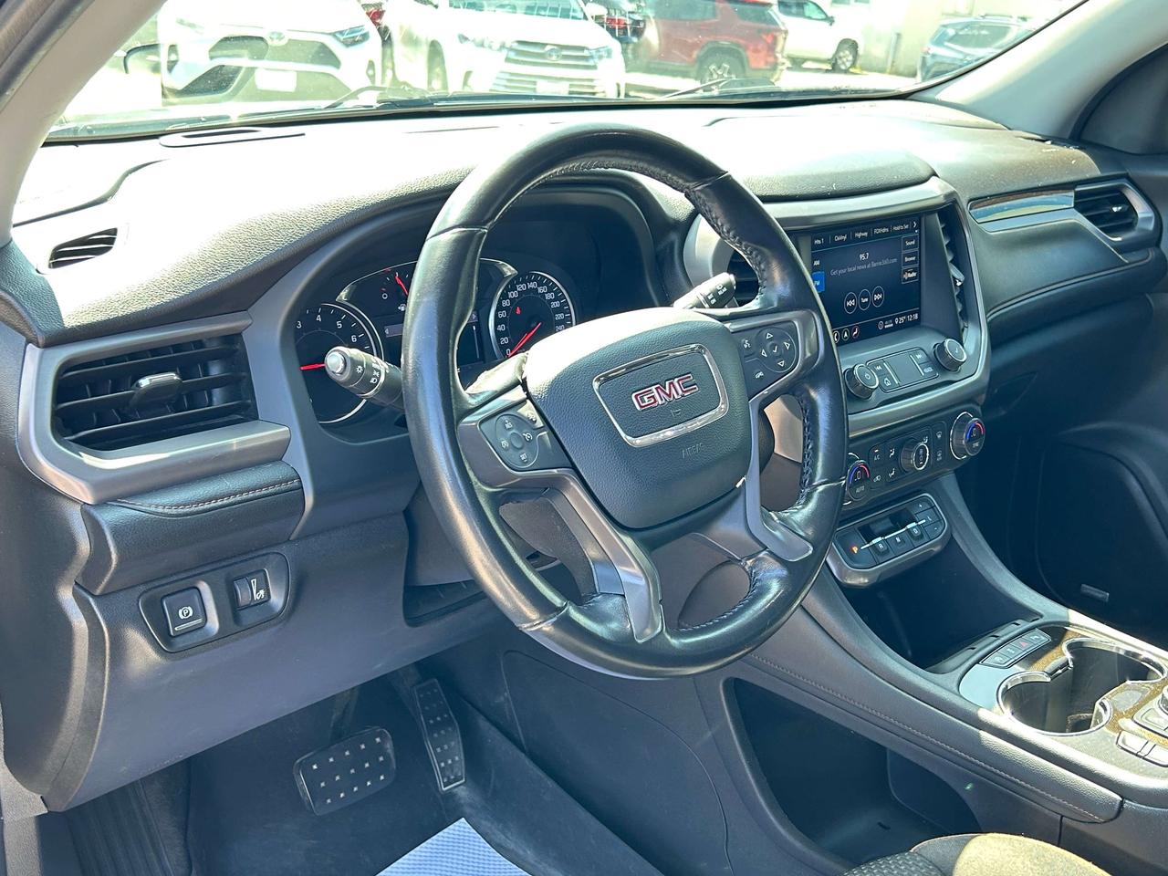 2020 GMC Acadia AT4 Photo