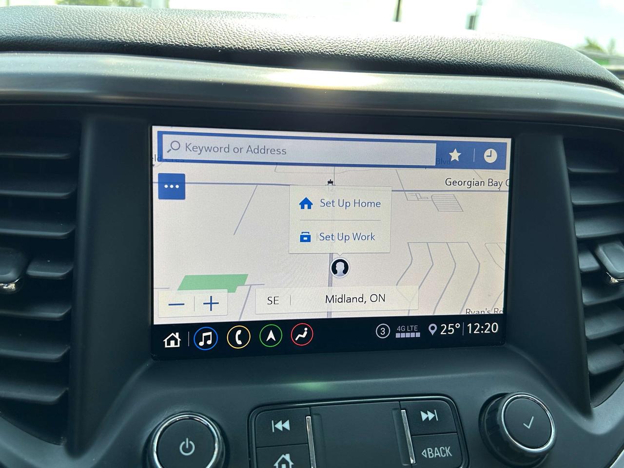 2020 GMC Acadia AT4 Photo
