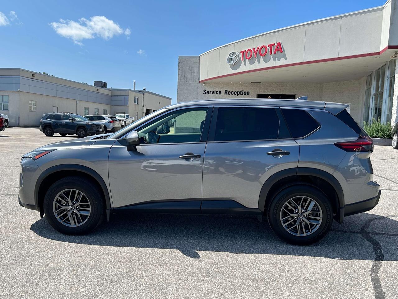 2024 Nissan Rogue S Photo5